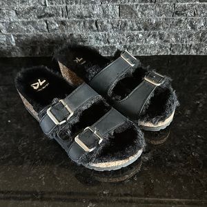 Black fuzzy Dirty Laundry sandals, size 8.5. Never Worn!